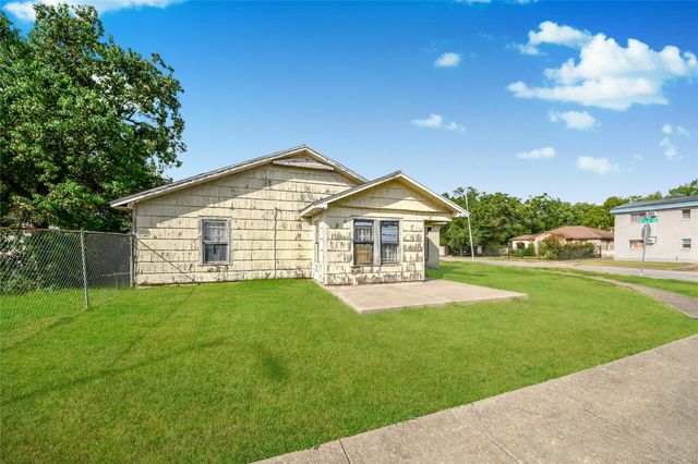 8470 Wier Drive, Houston, TX 77017