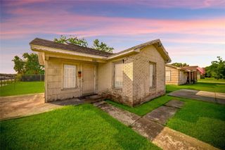 8470 Wier Drive, Houston, TX 77017