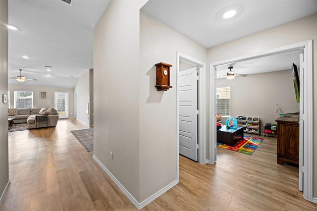 334 Linedale Avenue, Magnolia, TX 77354