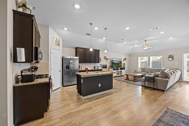 334 Linedale Avenue, Magnolia, TX 77354