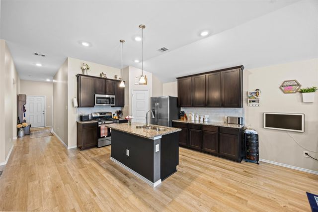 334 Linedale Avenue, Magnolia, TX 77354