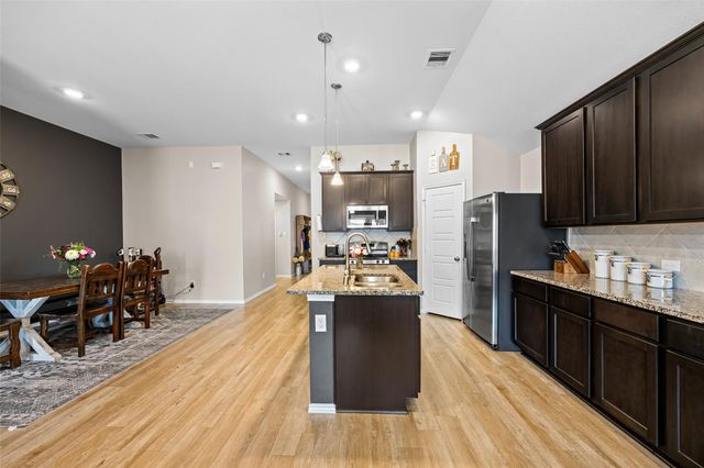 334 Linedale Avenue, Magnolia, TX 77354