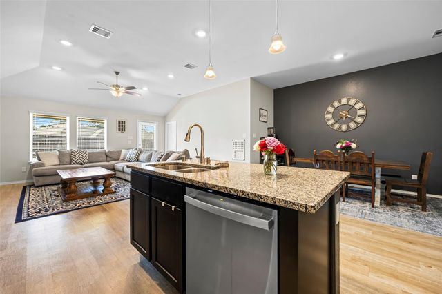 334 Linedale Avenue, Magnolia, TX 77354