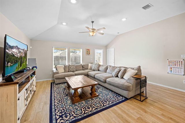 334 Linedale Avenue, Magnolia, TX 77354