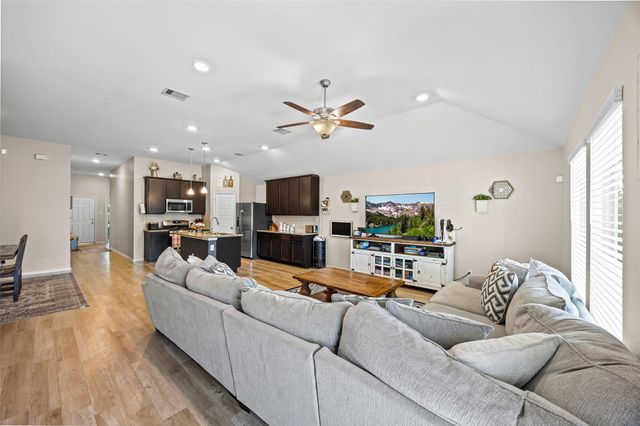 334 Linedale Avenue, Magnolia, TX 77354