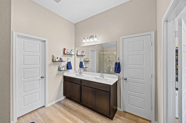 334 Linedale Avenue, Magnolia, TX 77354