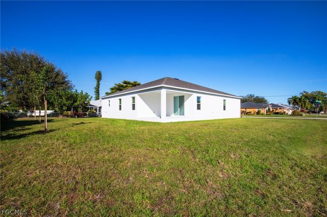 3008 SE 1st AVE, Cape Coral, FL 33904