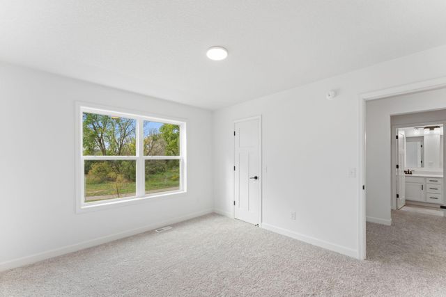 7540 Lower 42nd Street N, Oakdale, MN 55128
