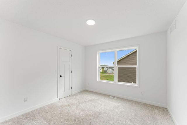 7540 Lower 42nd Street N, Oakdale, MN 55128