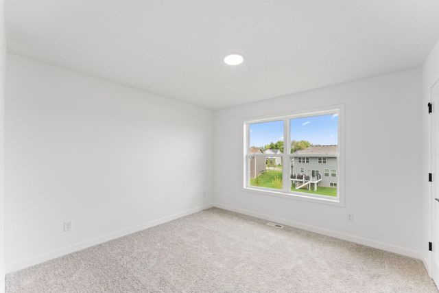7540 Lower 42nd Street N, Oakdale, MN 55128