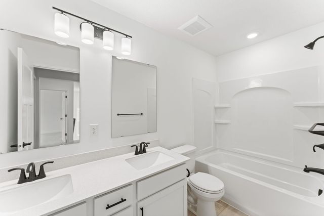 7540 Lower 42nd Street N, Oakdale, MN 55128