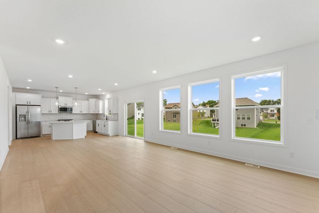 7540 Lower 42nd Street N, Oakdale, MN 55128