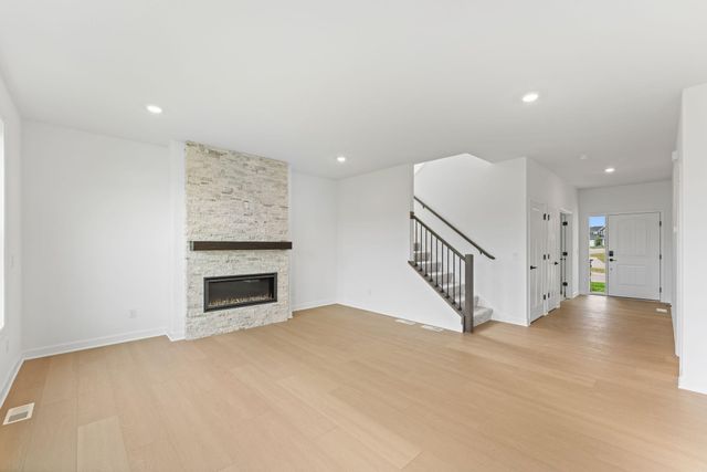 7540 Lower 42nd Street N, Oakdale, MN 55128