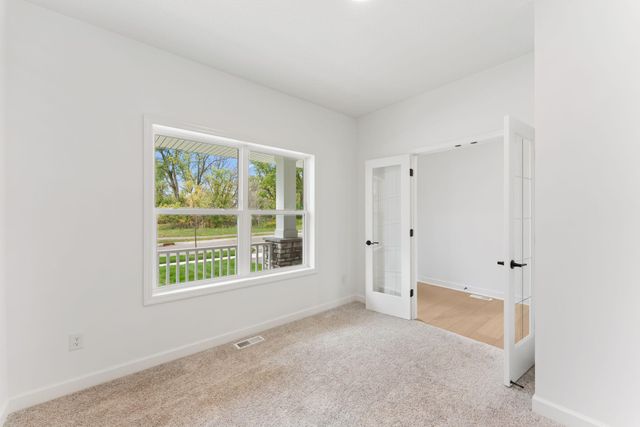 7540 Lower 42nd Street N, Oakdale, MN 55128