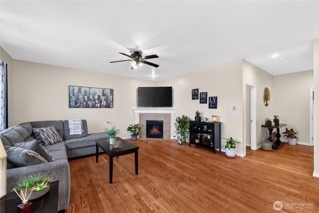 20109 19th Avenue E, Spanaway, WA 98387