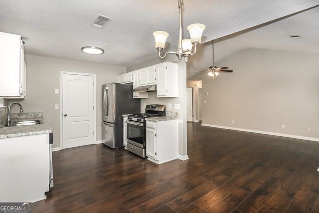 306 Breezy Hill Walk, Stockbridge, GA 30281