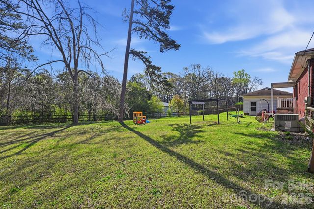 555 Peigler Street NW, Concord, NC 28027