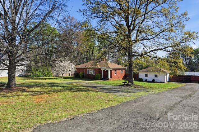 555 Peigler Street NW, Concord, NC 28027