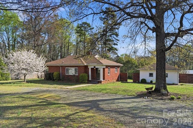 555 Peigler Street NW, Concord, NC 28027