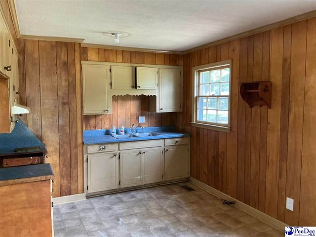 3114 Crestview Drive, Florence, SC 29501