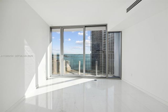 300 Biscayne Boulevard Way 3805W, Miami, FL 33131