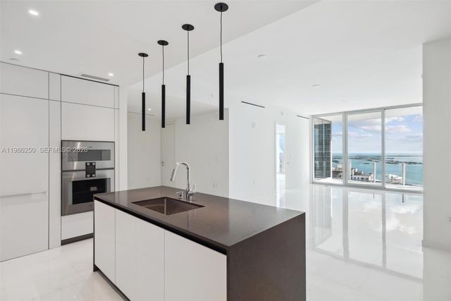 300 Biscayne Boulevard Way 3805W, Miami, FL 33131