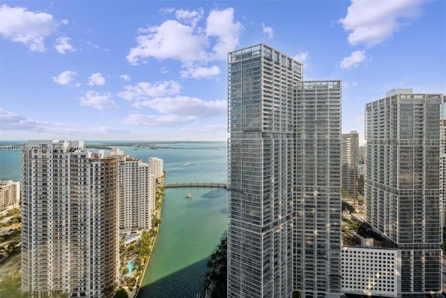 300 Biscayne Boulevard Way 3805W, Miami, FL 33131