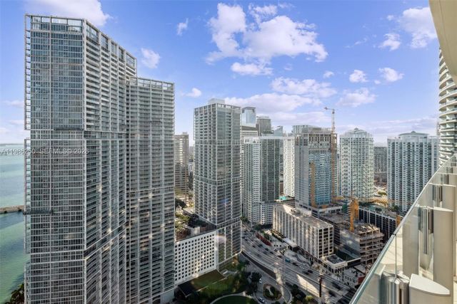 300 Biscayne Boulevard Way 3805W, Miami, FL 33131