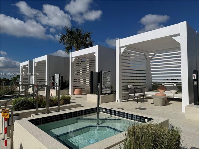 300 Biscayne Boulevard Way 3805W, Miami, FL 33131