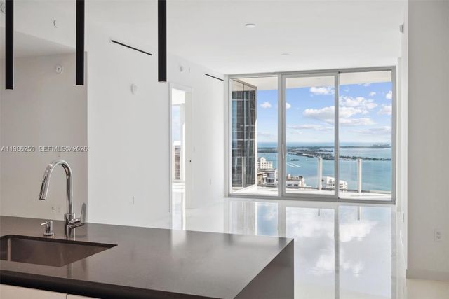 300 Biscayne Boulevard Way 3805W, Miami, FL 33131