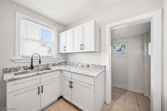 1524 E 221st Street, Euclid, OH 44117