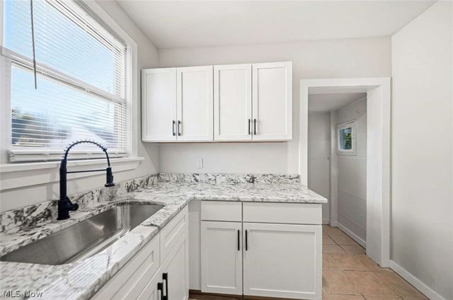 1524 E 221st Street, Euclid, OH 44117