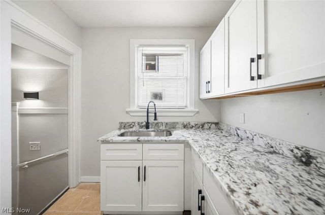 1524 E 221st Street, Euclid, OH 44117
