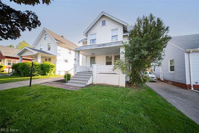 1524 E 221st Street, Euclid, OH 44117