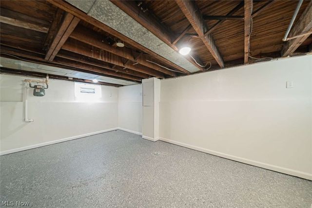 1524 E 221st Street, Euclid, OH 44117