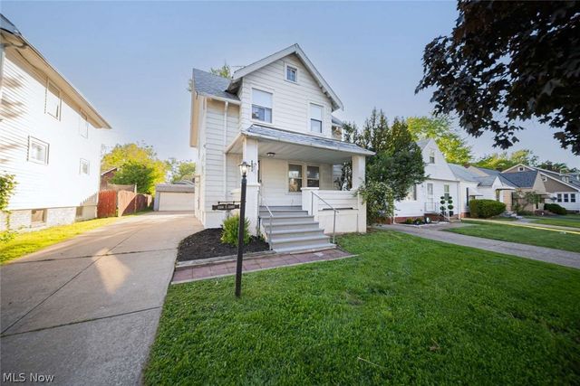 1524 E 221st Street, Euclid, OH 44117