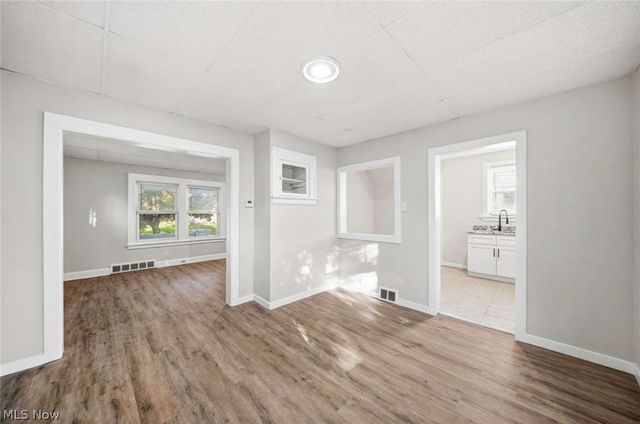 1524 E 221st Street, Euclid, OH 44117