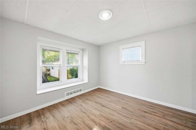 1524 E 221st Street, Euclid, OH 44117