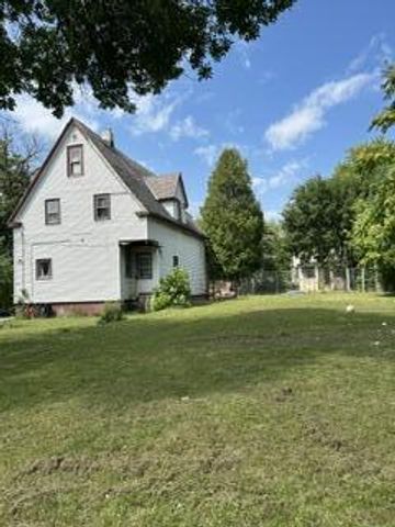 2012 N 36th STREET, Milwaukee, WI 53208