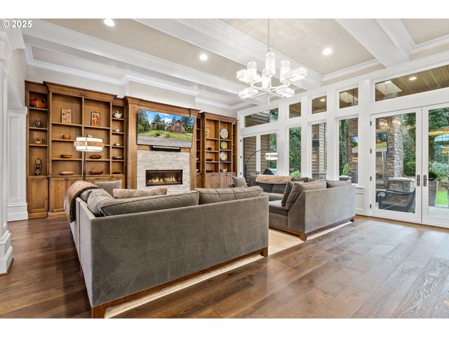 13710 KNAUS Rd, Lake Oswego, OR 97034