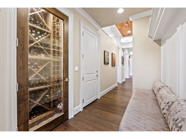 13710 KNAUS Rd, Lake Oswego, OR 97034