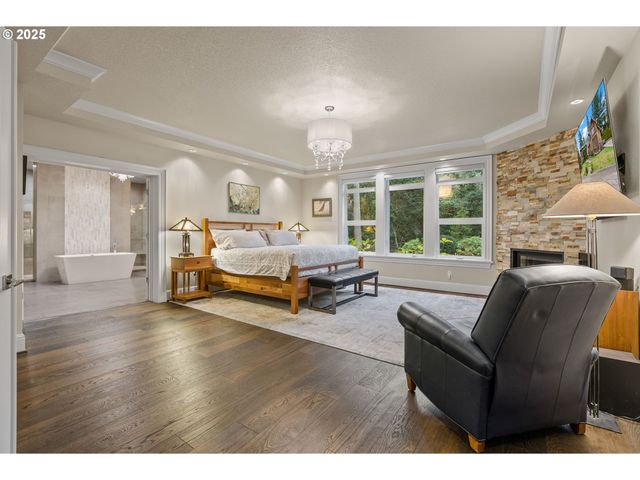 13710 KNAUS Rd, Lake Oswego, OR 97034