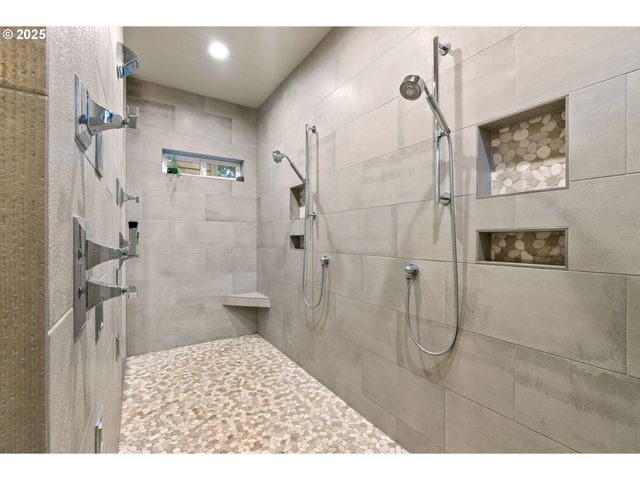 13710 KNAUS Rd, Lake Oswego, OR 97034