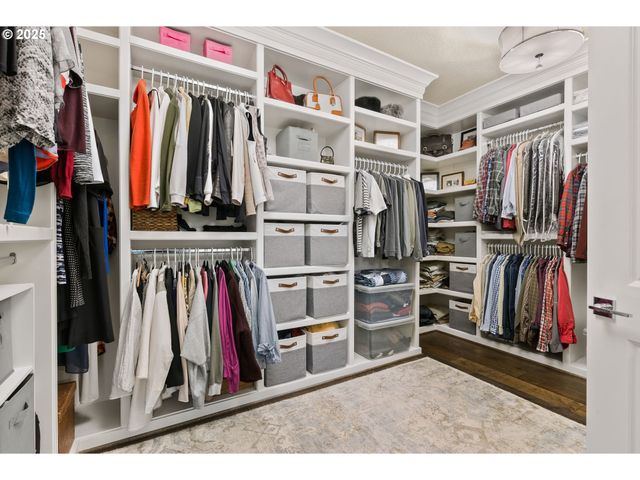 13710 KNAUS Rd, Lake Oswego, OR 97034