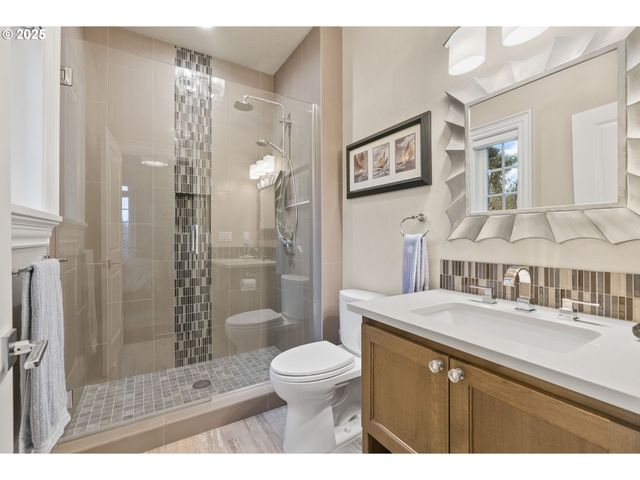 13710 KNAUS Rd, Lake Oswego, OR 97034