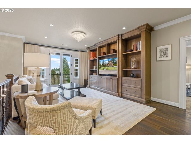 13710 KNAUS Rd, Lake Oswego, OR 97034