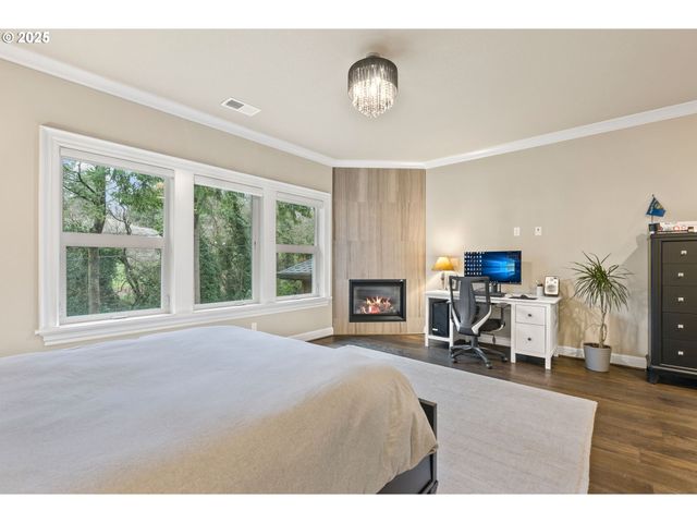 13710 KNAUS Rd, Lake Oswego, OR 97034