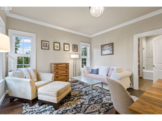 13710 KNAUS Rd, Lake Oswego, OR 97034