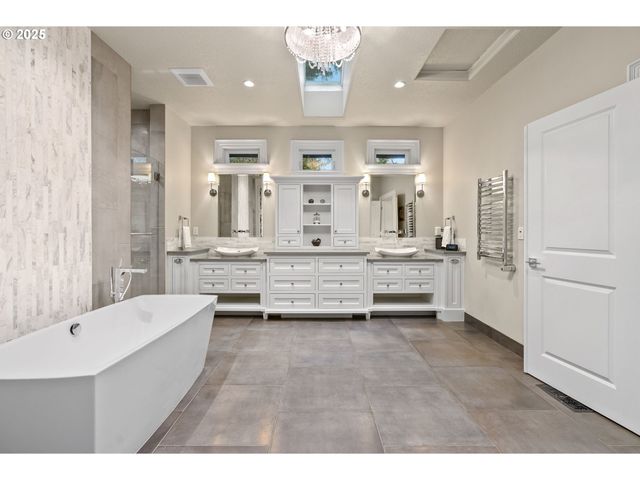 13710 KNAUS Rd, Lake Oswego, OR 97034