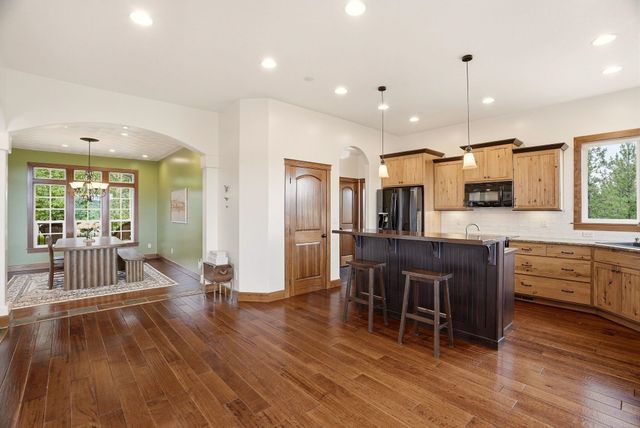 16919 N South Bank Rd, Nine Mile Falls, WA 99026